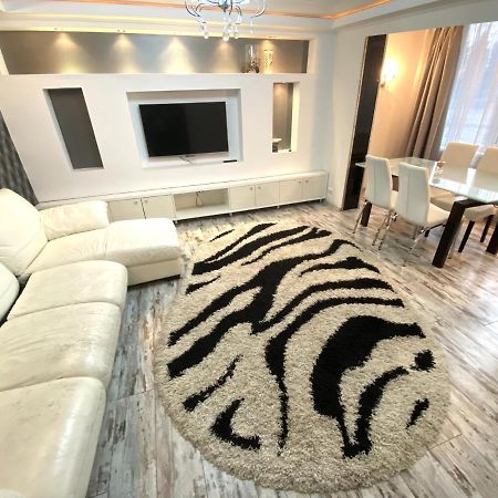 Bright Luxury Apartment Near Center Chisinau Exterior photo